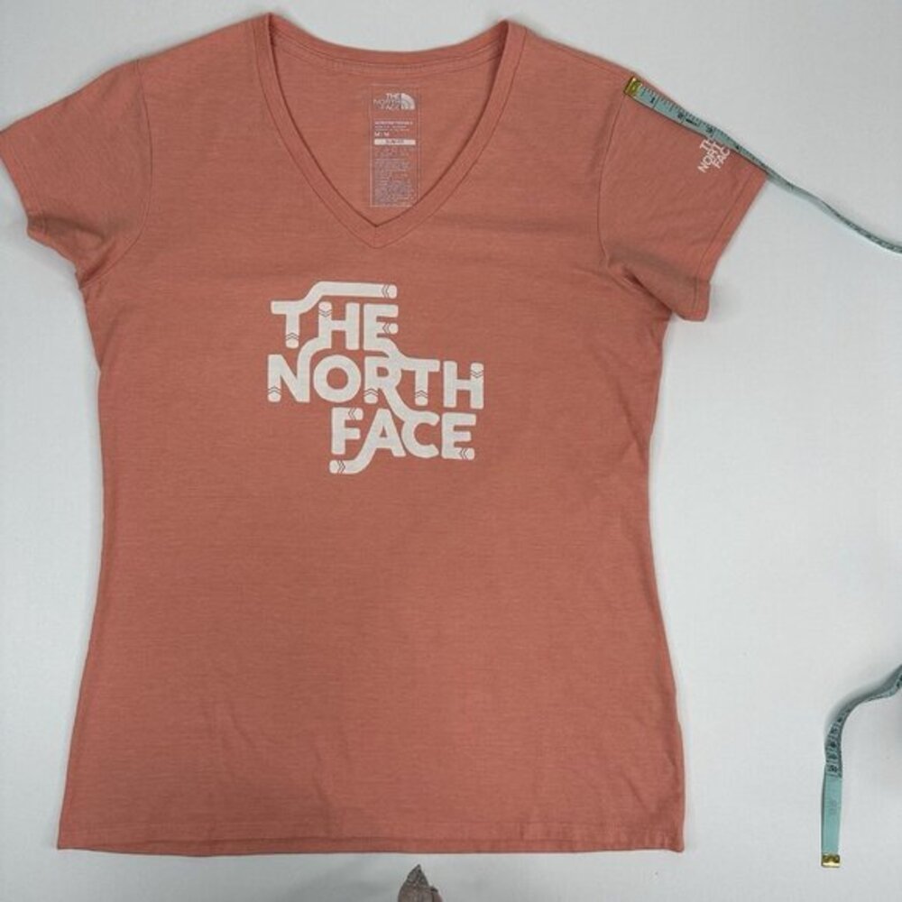 The North Face Womens Athletic Slim Fit V-Neck Graphic T-Shirt Clay Pink Medium - Picture 13 of 15